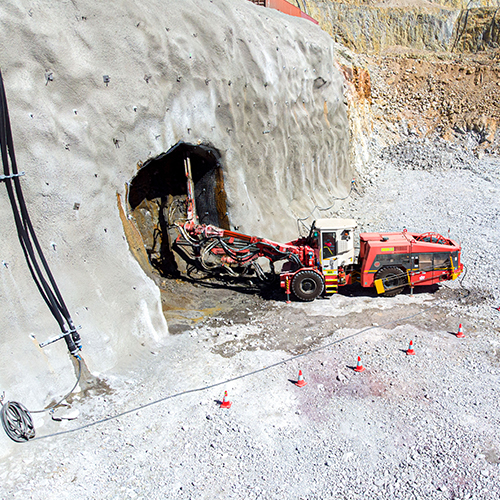 Image de project - mine MT Carlton - Jumbos de forage et chargeuses de la marque Sandvik